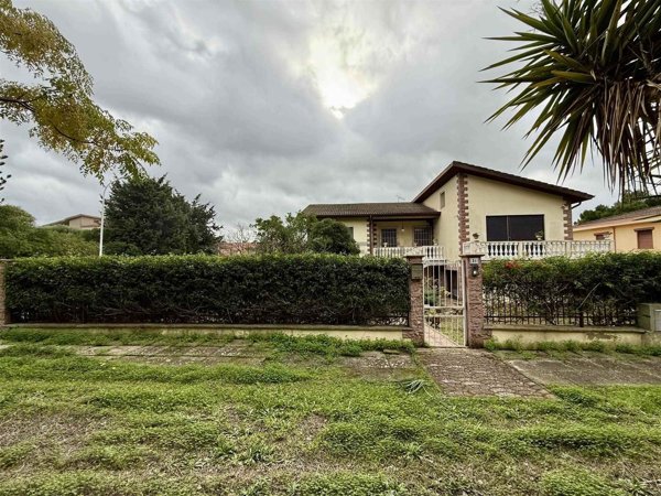 casa indipendente in vendita a Carbonia
