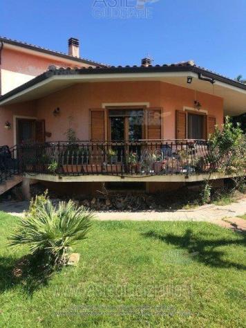 casa indipendente in vendita a Carbonia