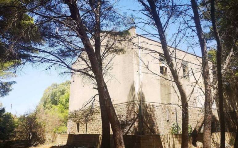 appartamento in vendita a Carbonia in zona Cortoghiana