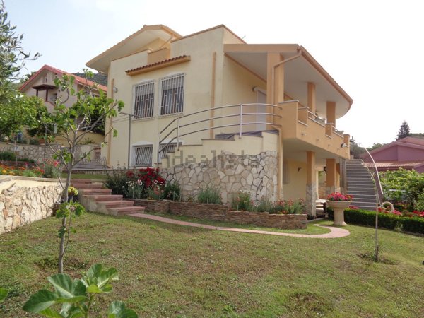 casa indipendente in vendita a Carbonia