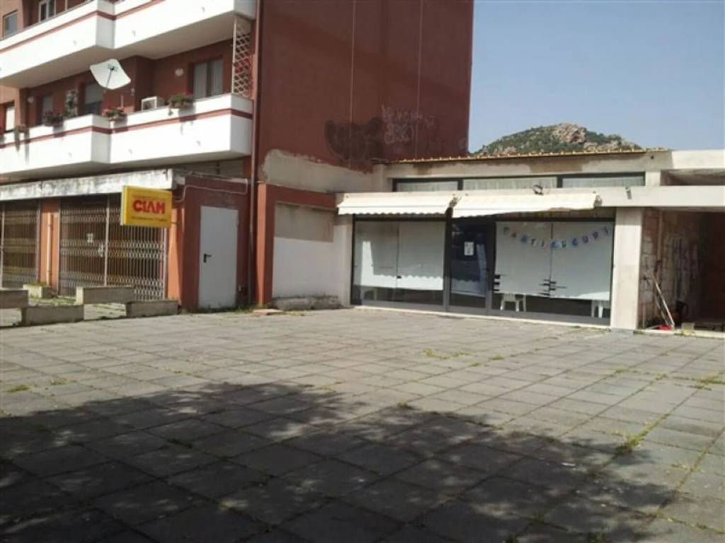 negozio in vendita a Carbonia