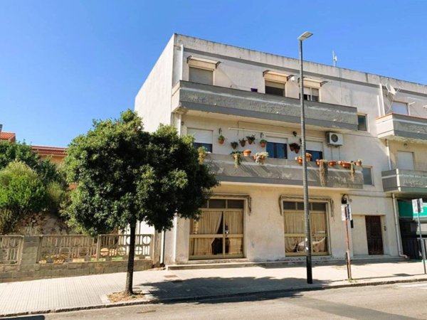 appartamento in vendita a Carbonia in zona Cortoghiana