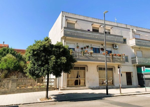 appartamento in vendita a Carbonia in zona Cortoghiana
