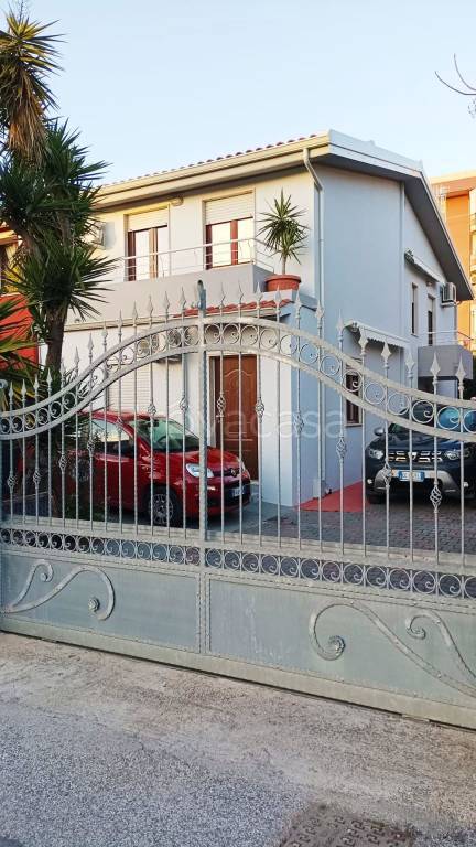 casa indipendente in vendita a Carbonia