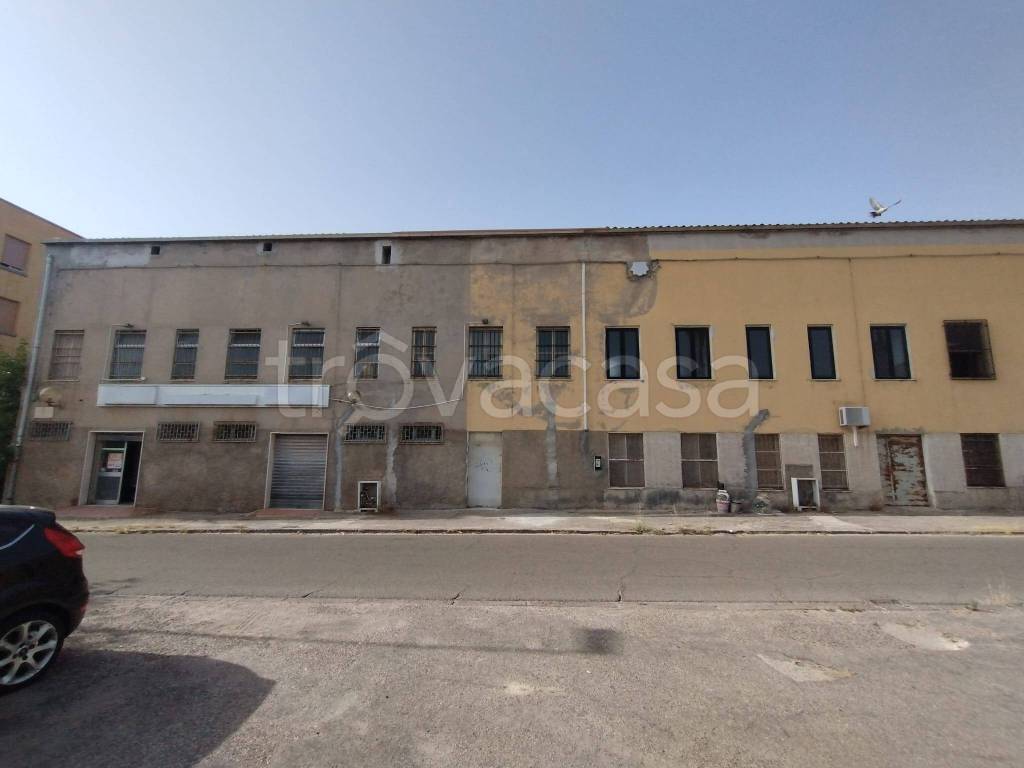 appartamento in vendita a Carbonia in zona Cortoghiana
