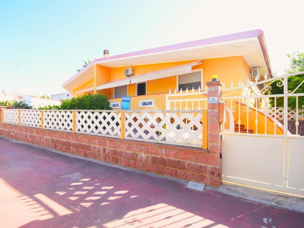 casa indipendente in vendita a Carbonia