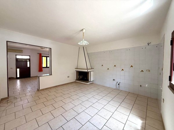 casa indipendente in vendita a Carbonia in zona Barbusi