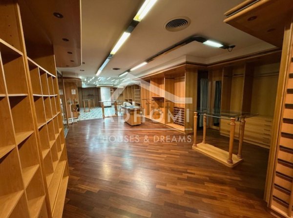 locale commerciale in vendita a Carbonia