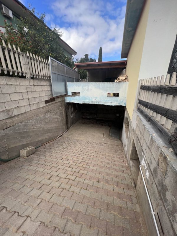 locale di sgombero in vendita a Carbonia