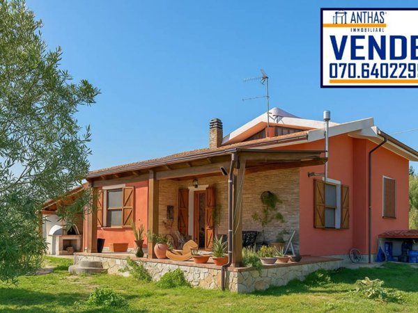 casa indipendente in vendita a Carbonia in zona Cortoghiana