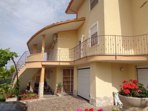 casa indipendente in vendita a Carbonia