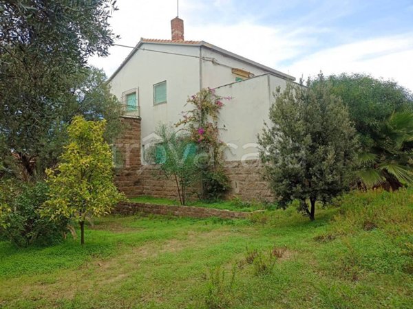 casa indipendente in vendita a Carbonia