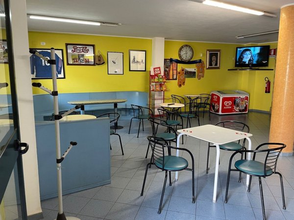 locale commerciale in vendita a Carbonia