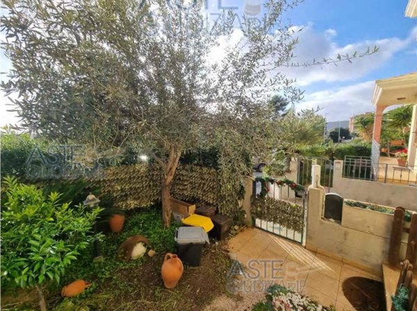 casa indipendente in vendita a Carbonia