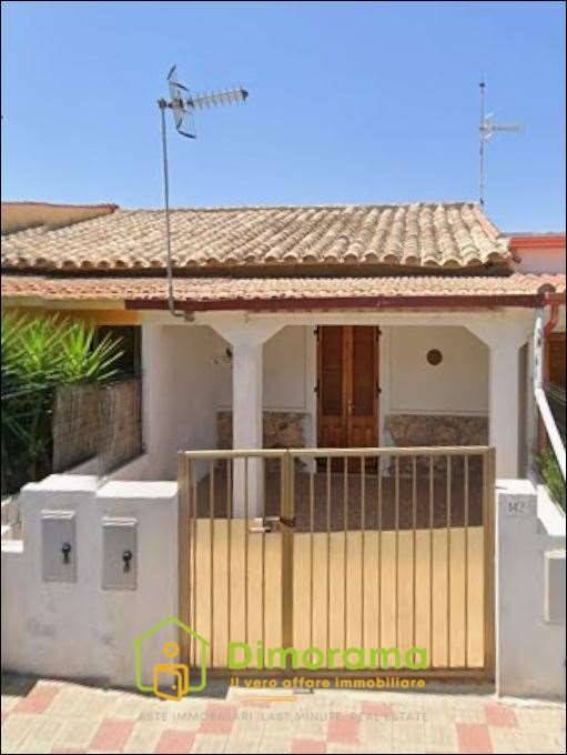 appartamento in vendita a Carbonia in zona Barbusi