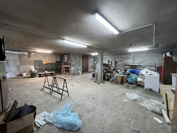 locale commerciale in vendita a Carbonia