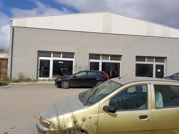 capannone in vendita a Carbonia