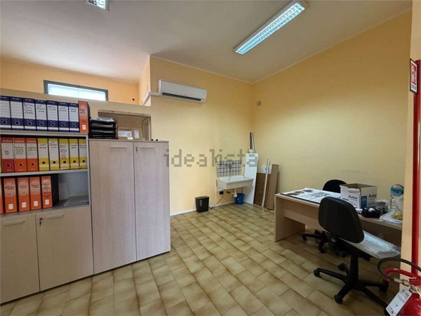 locale commerciale in vendita a Carbonia