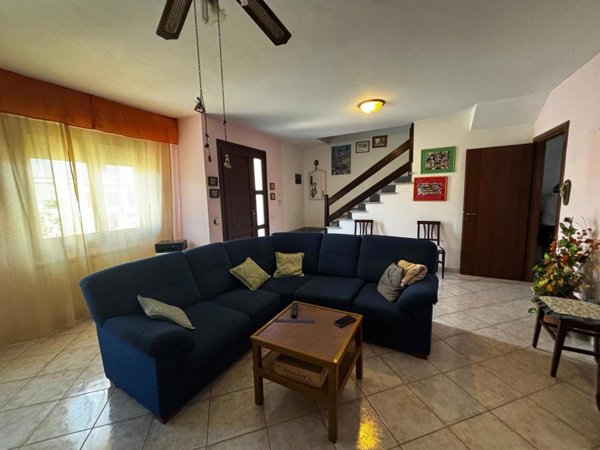 casa indipendente in vendita a Carbonia