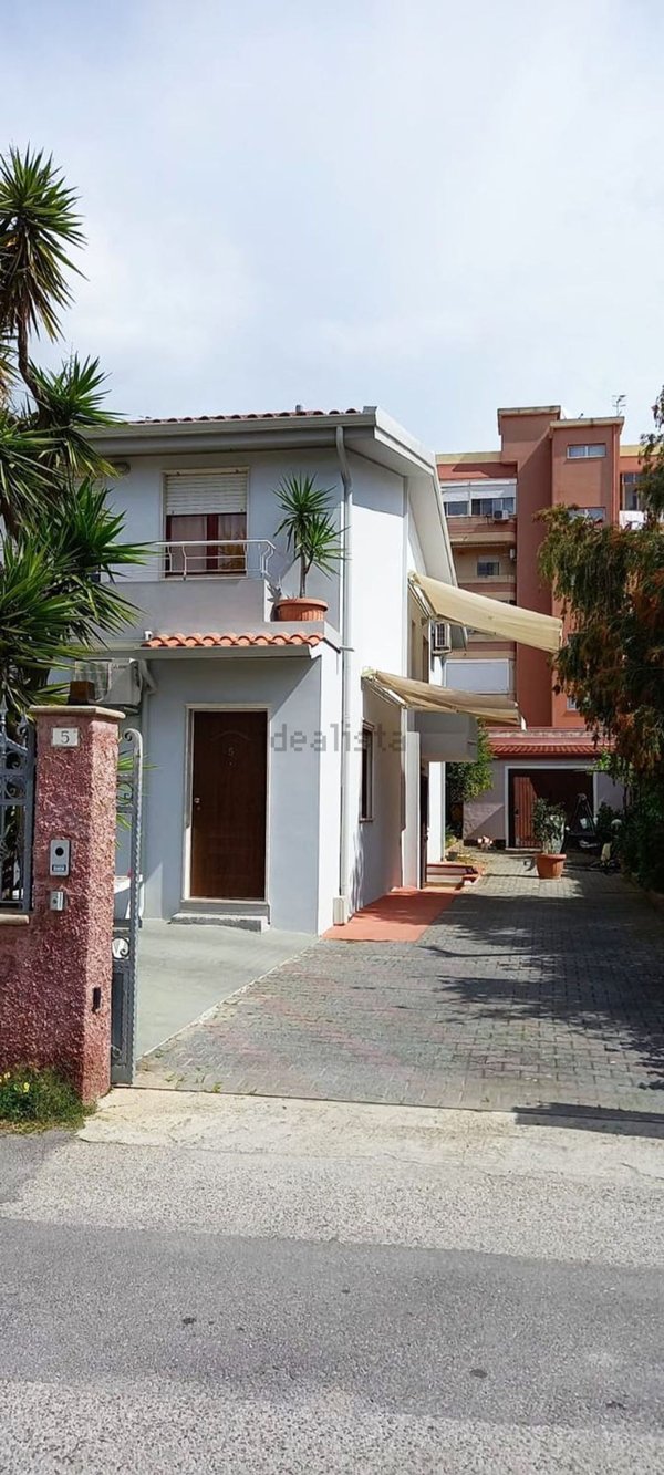 casa indipendente in vendita a Carbonia