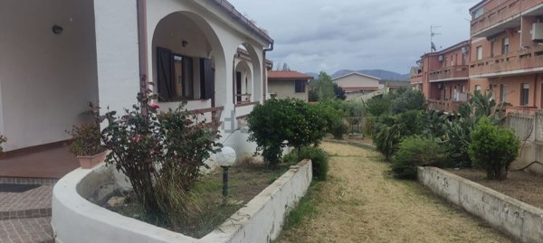 casa indipendente in vendita a Carbonia