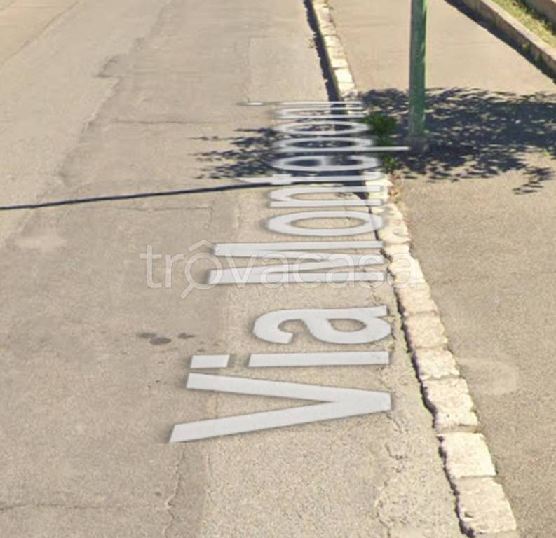 negozio in vendita a Carbonia in zona Bacu Abis