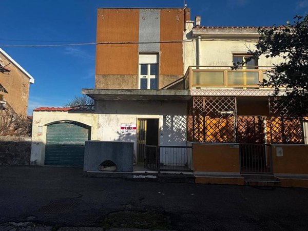 casa indipendente in vendita a Carbonia