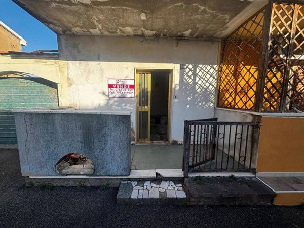 casa indipendente in vendita a Carbonia