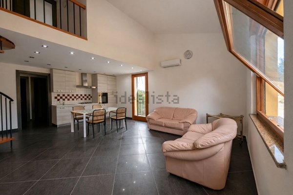 casa indipendente in vendita a Carbonia