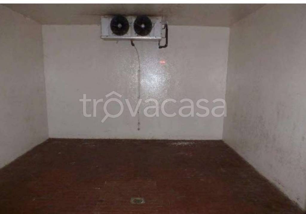 locale commerciale in vendita a Carbonia