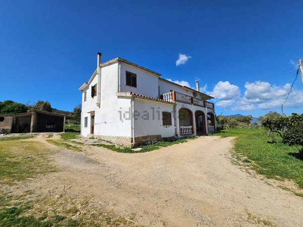 casa indipendente in vendita a Carbonia