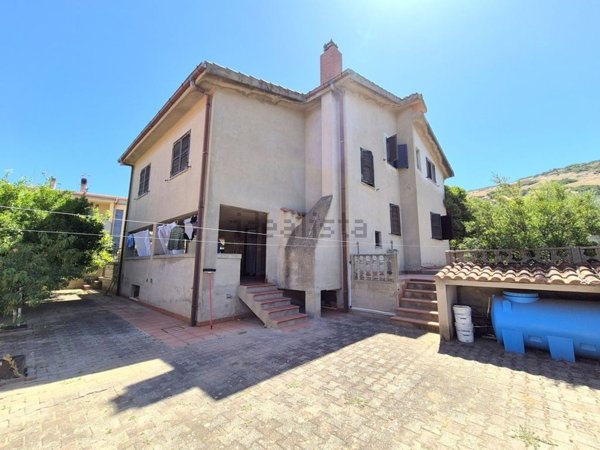 casa indipendente in vendita a Carbonia