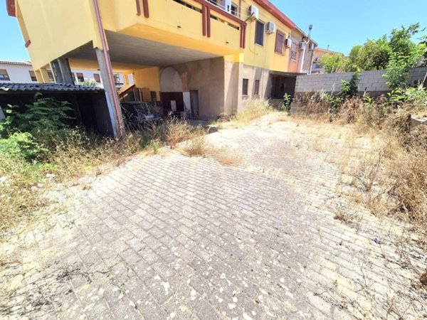 appartamento in vendita a Carbonia in zona Serbariu
