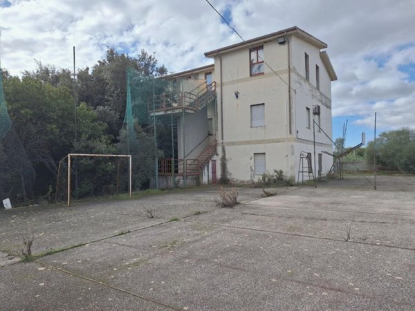 ufficio in vendita a Carbonia in zona Serbariu