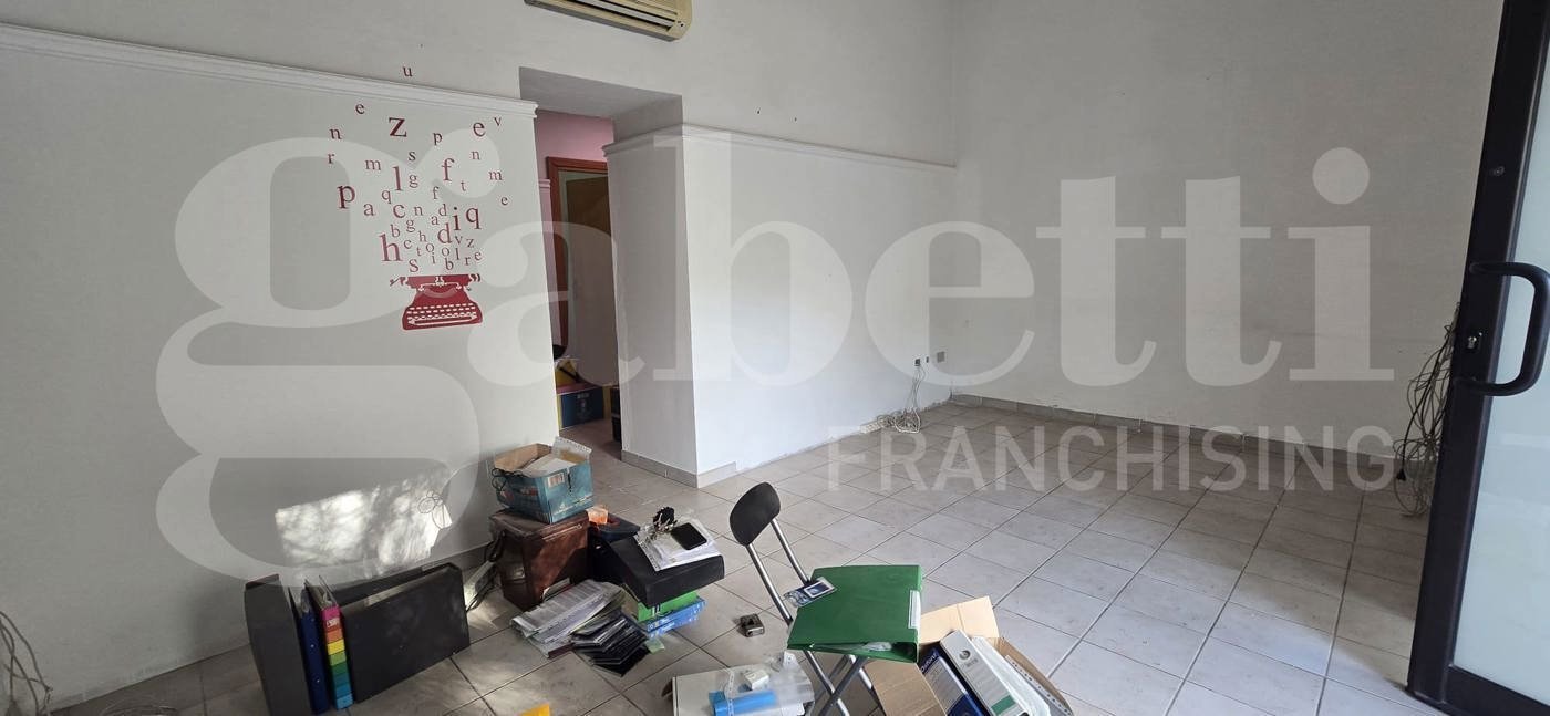 ufficio in vendita a Carbonia in zona Serbariu