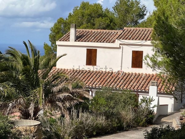 casa indipendente in vendita a Carloforte