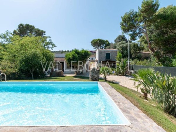casa indipendente in vendita a Carloforte