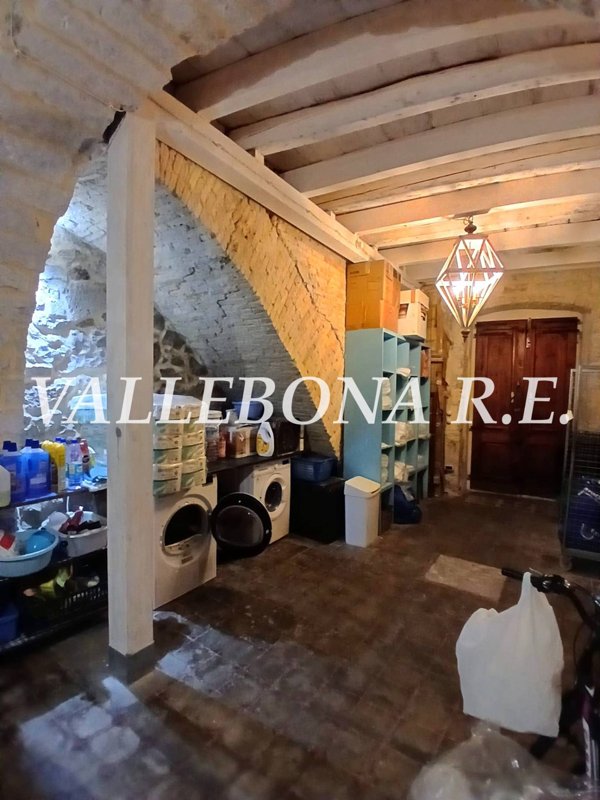 locale commerciale in vendita a Carloforte