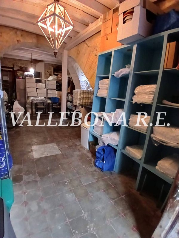locale commerciale in vendita a Carloforte