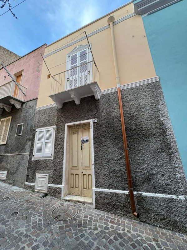 casa indipendente in vendita a Carloforte