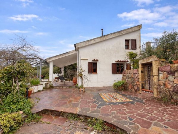 casa indipendente in vendita a Carloforte