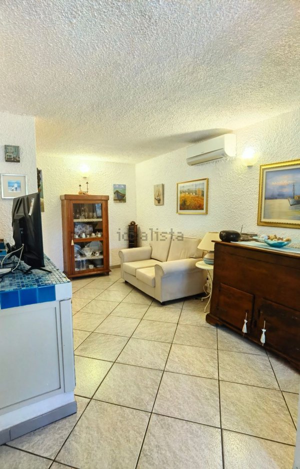 pentavano in vendita a Castiadas