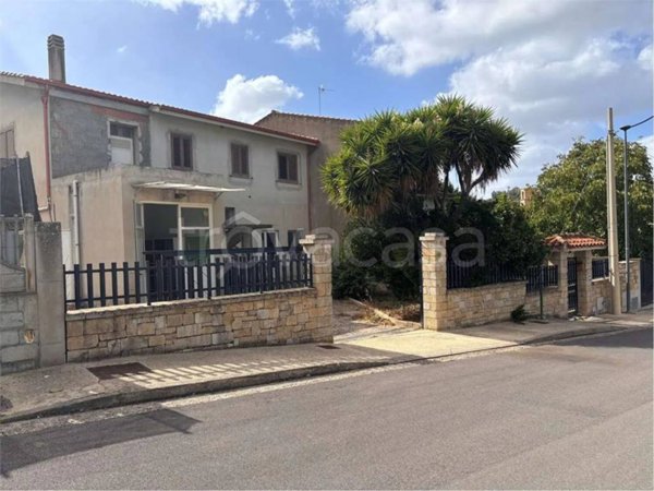 casa indipendente in vendita a Collinas