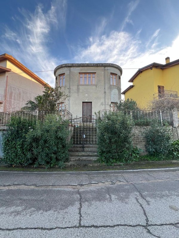 casa indipendente in vendita a Collinas