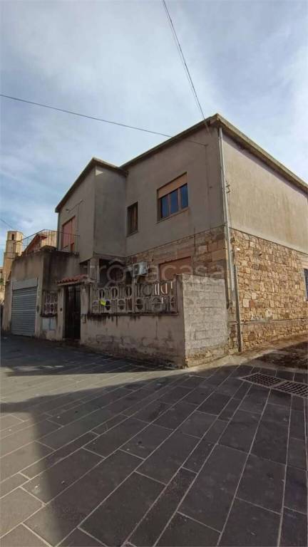 casa indipendente in vendita a Collinas