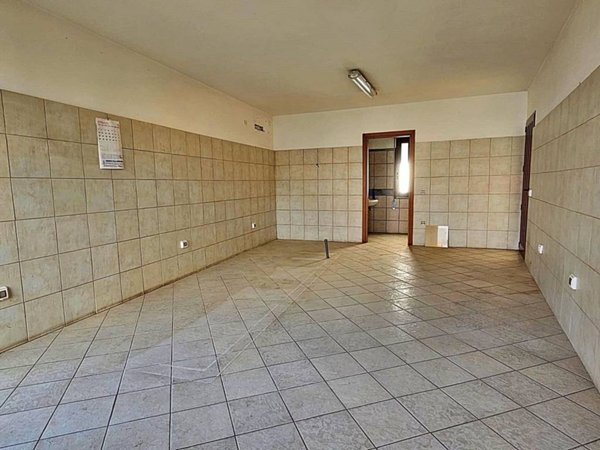 negozio in vendita a Decimoputzu