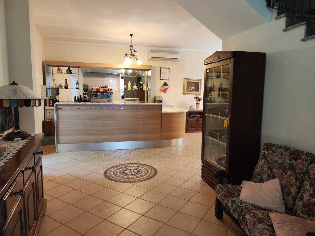 negozio in vendita a Dolianova