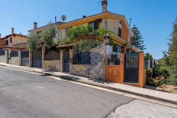 casa indipendente in vendita a Dolianova