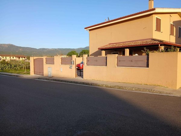 casa indipendente in vendita a Dolianova