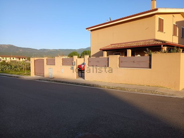 casa indipendente in vendita a Dolianova